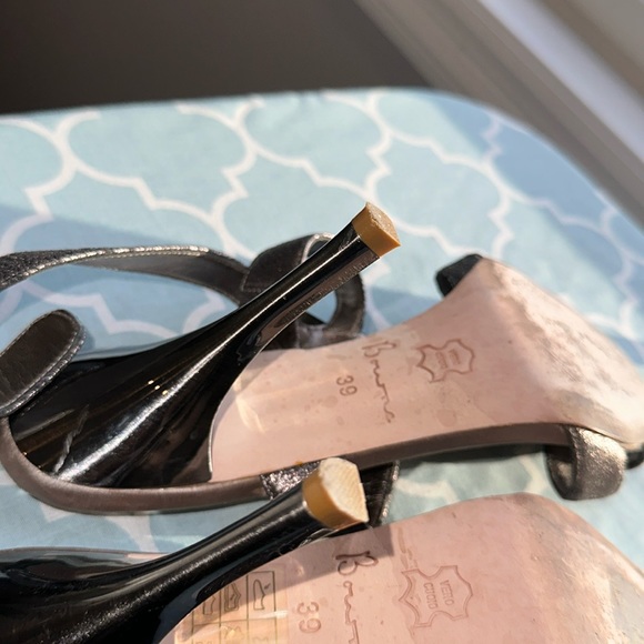 BOURNE pewter suede size 9 sandals. Chunky stones. - Picture 10 of 11